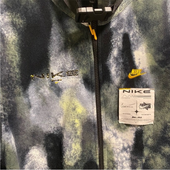 Nike Jacket - Picture 5 of 5